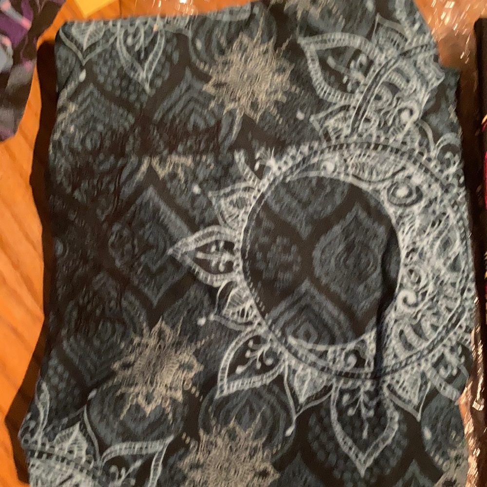 3 brand new pair of leggings